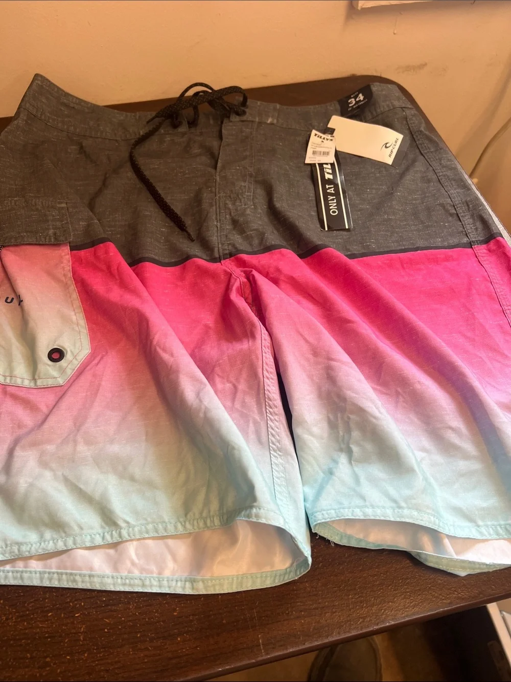 Rip Curl NWT Mens Dawn Patrol Pink to Aqua Board Shorts with Charcoal Waist